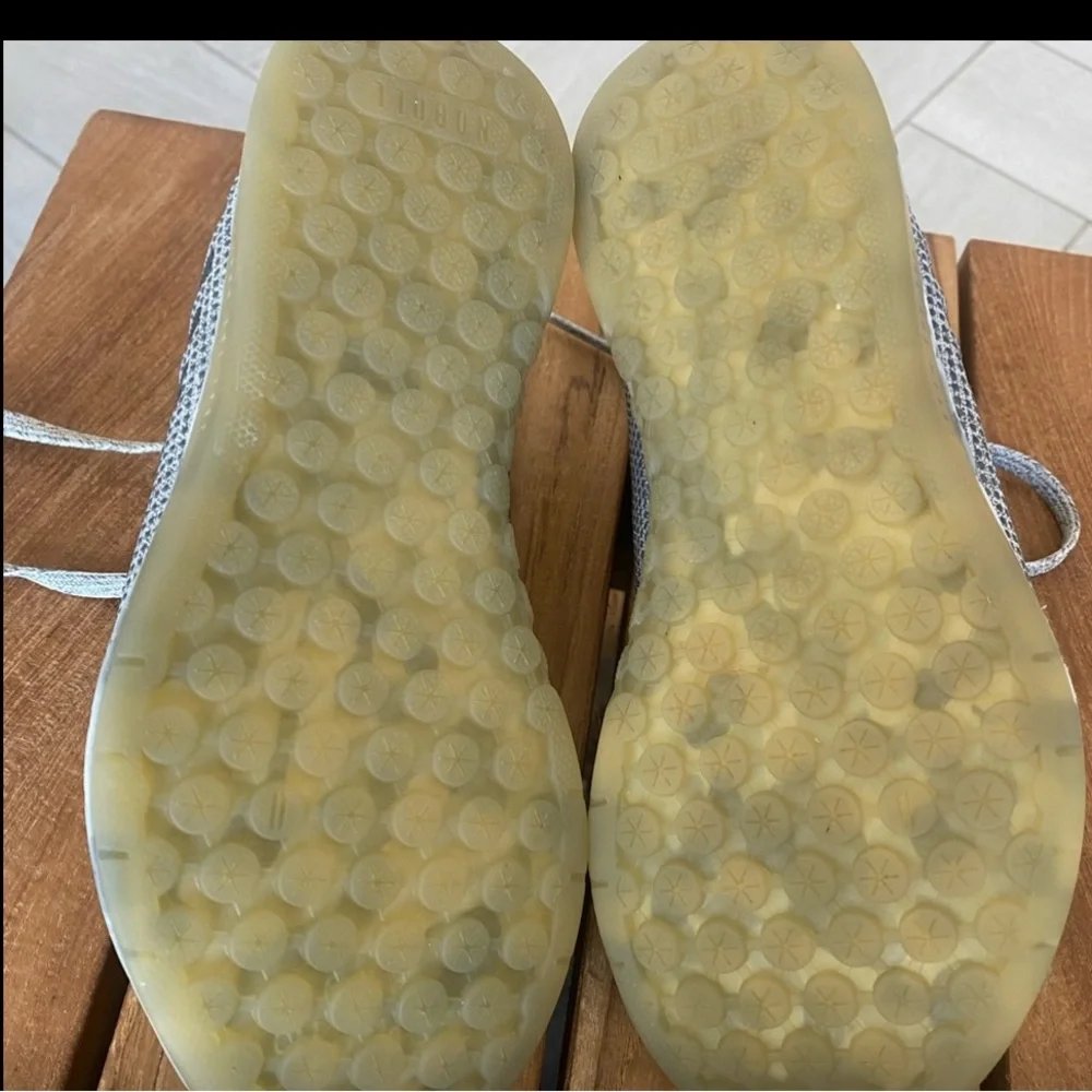 LIKE NEW NOBULL “super fabric” training shoe (W 7.5) - Picture 7 of 8